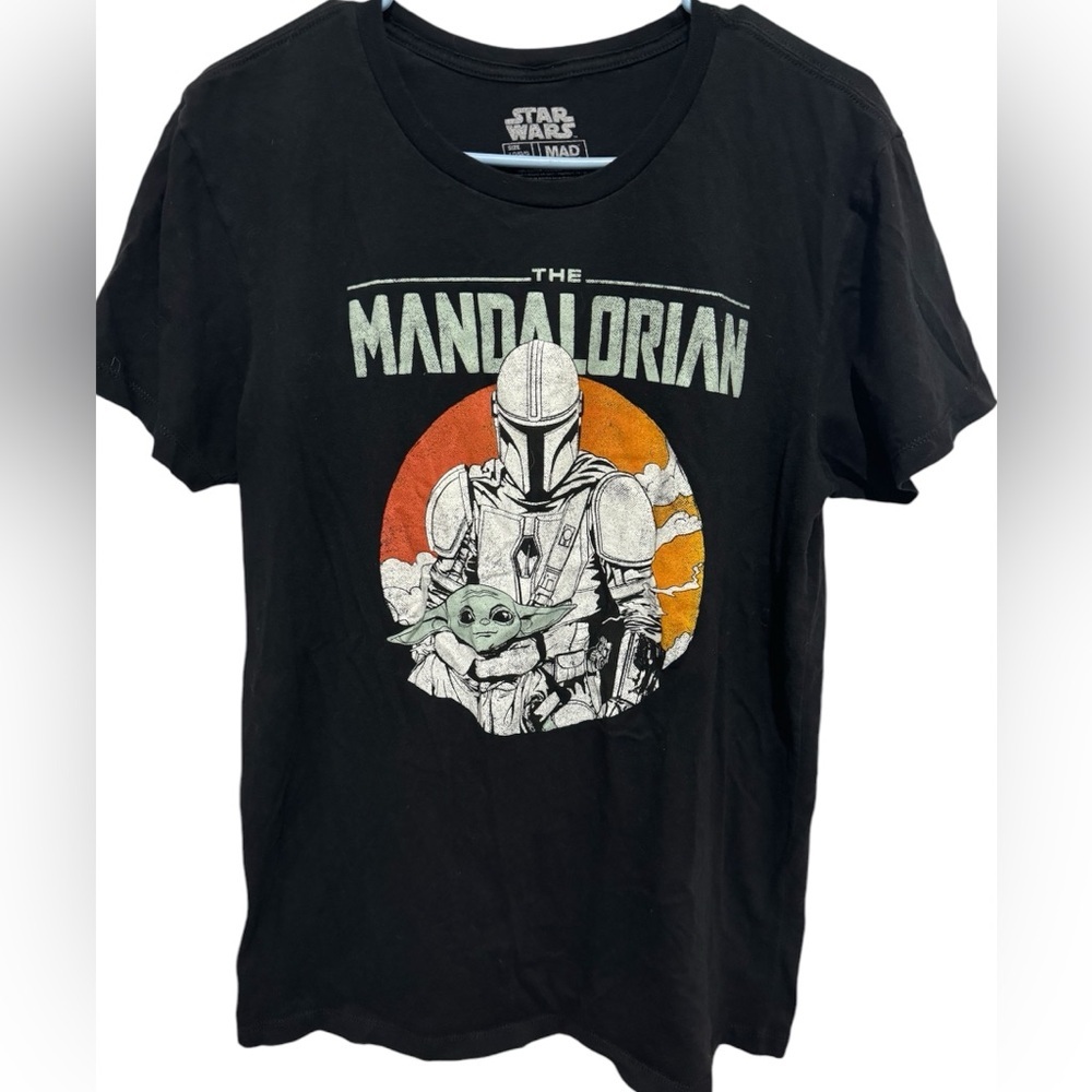 Men's sz M Star Wars The Mandalorian T-shirt